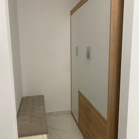 Jagodno Apartment